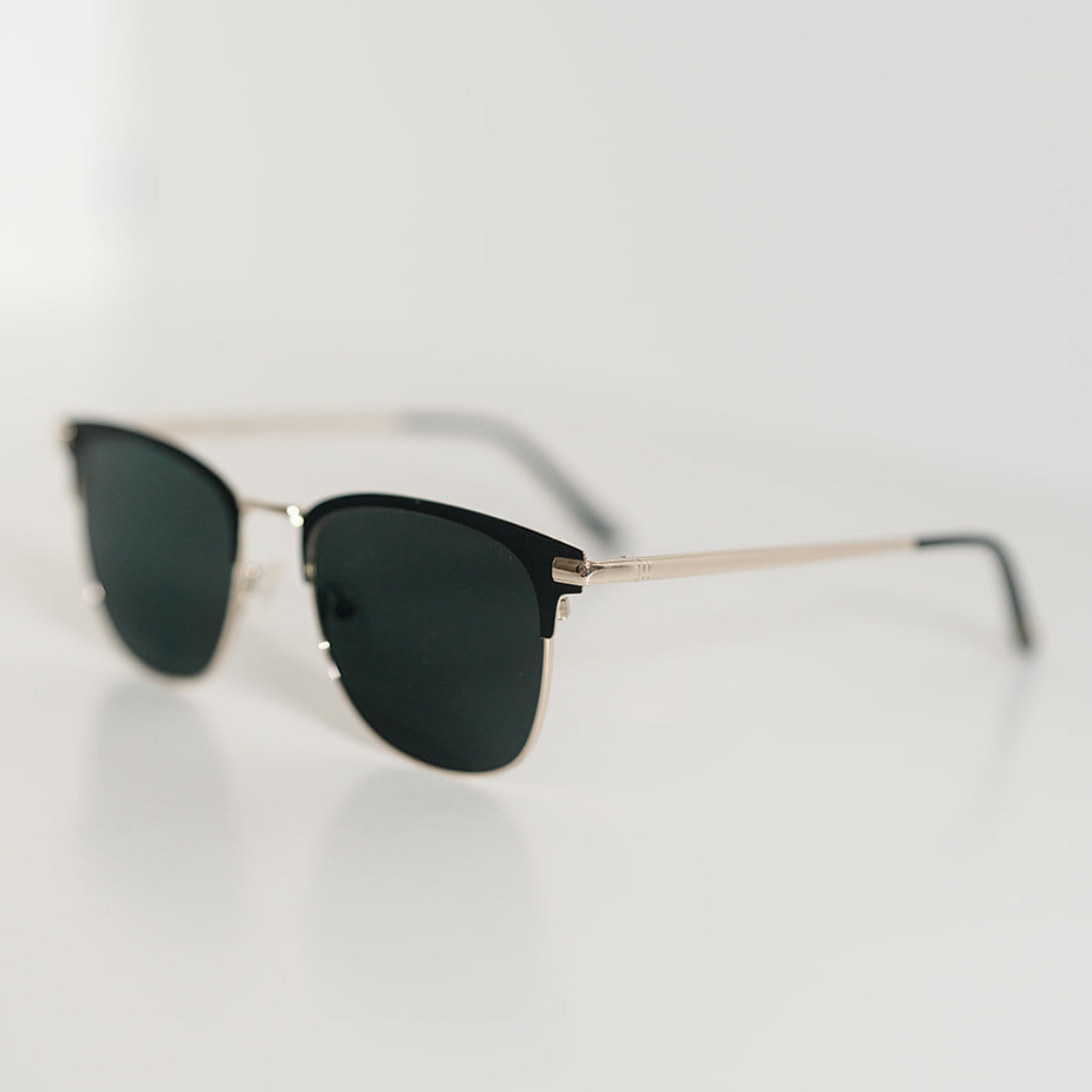 GRADY: WHITE GOLD