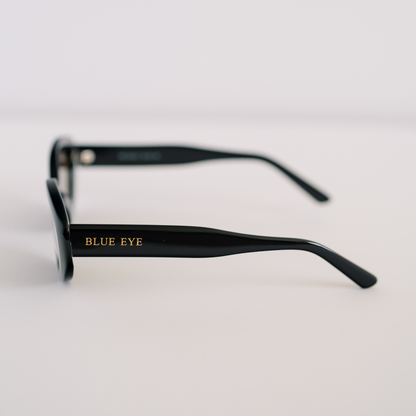 WINNIE: MIDNIGHT BLACK